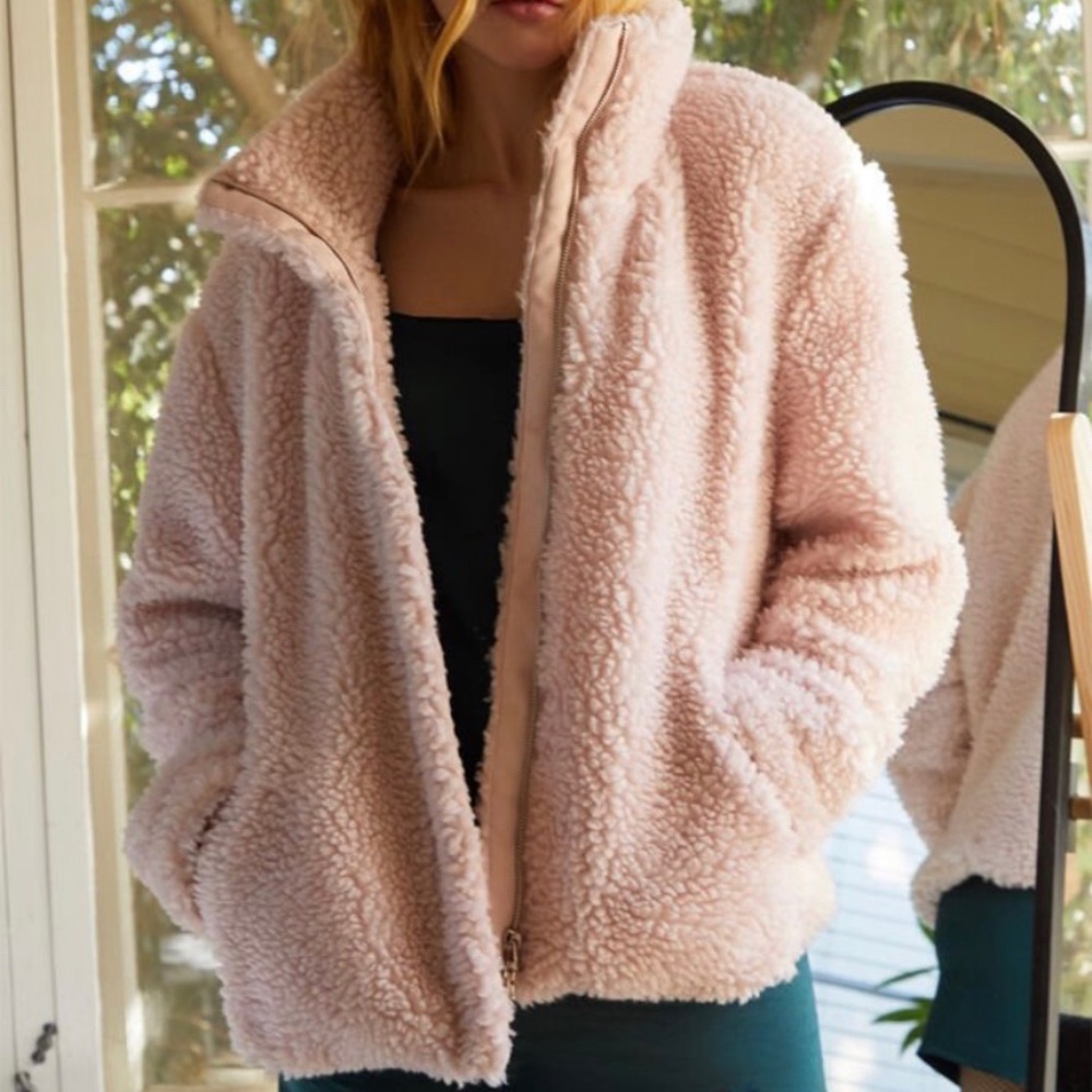 [SOLD]Brand New Pacsun Pink Sherpa Jacket